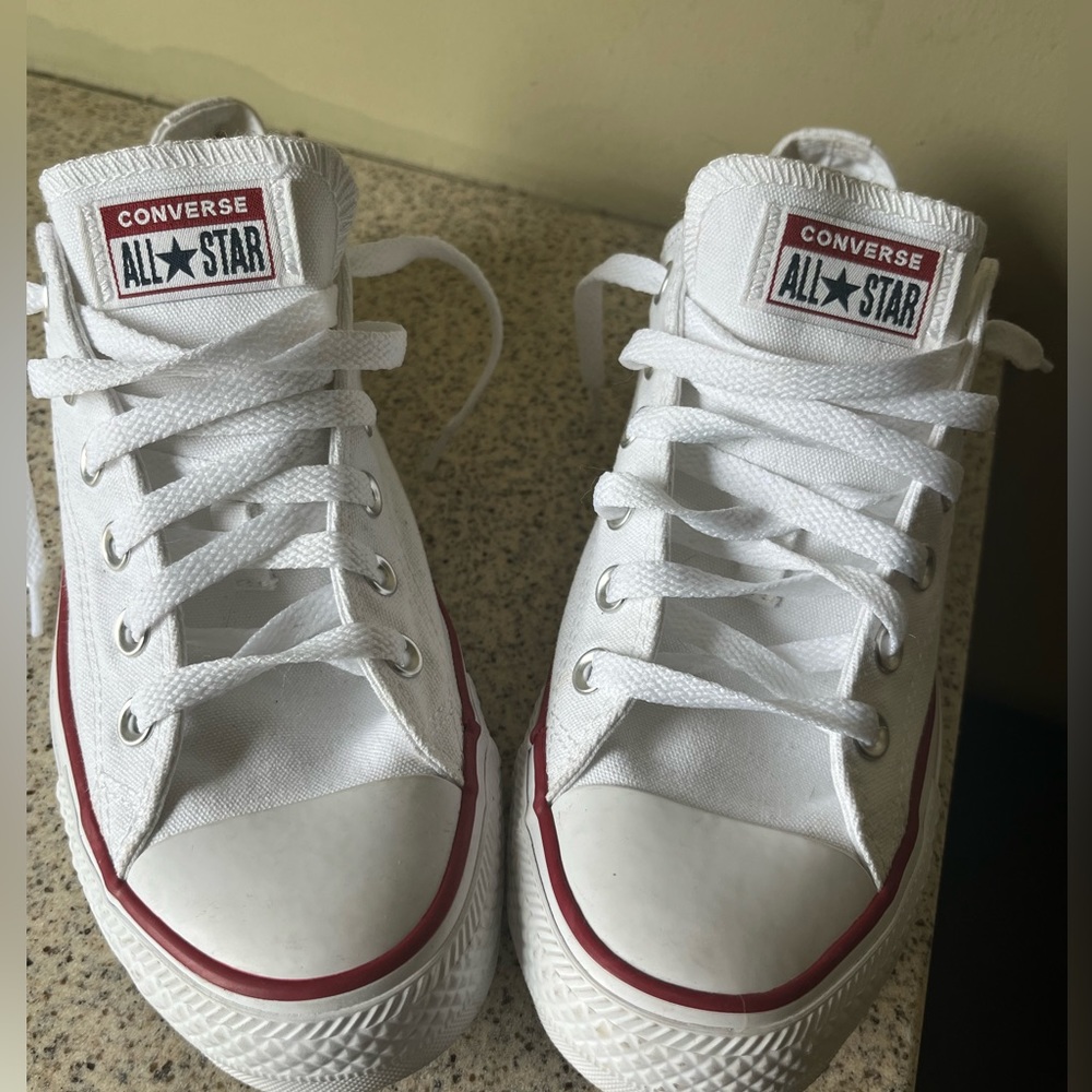 Converse low top